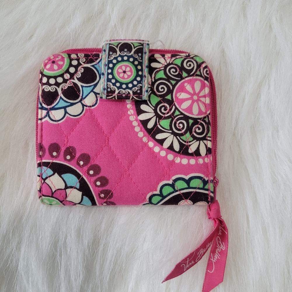 Vera Bradley Cupcakes Snap Wallet NWT Medallions Bright Bi Fold Design